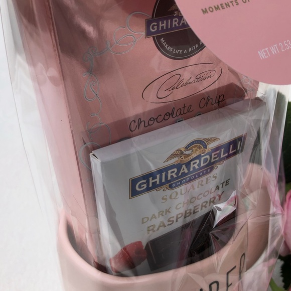 *SOLD* ❤️🎉 HOT PICK 🎉❤️Rea Dunn SUPER MOM Gift Mug - Picture 4 of 6